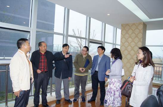 clip_image004.jpg 說(shuō)明: E:\畜科\會(huì )議報道\20141027四川科創(chuàng )飼料產(chǎn)業(yè)技術(shù)研究院會(huì )議報道\news-02.jpg