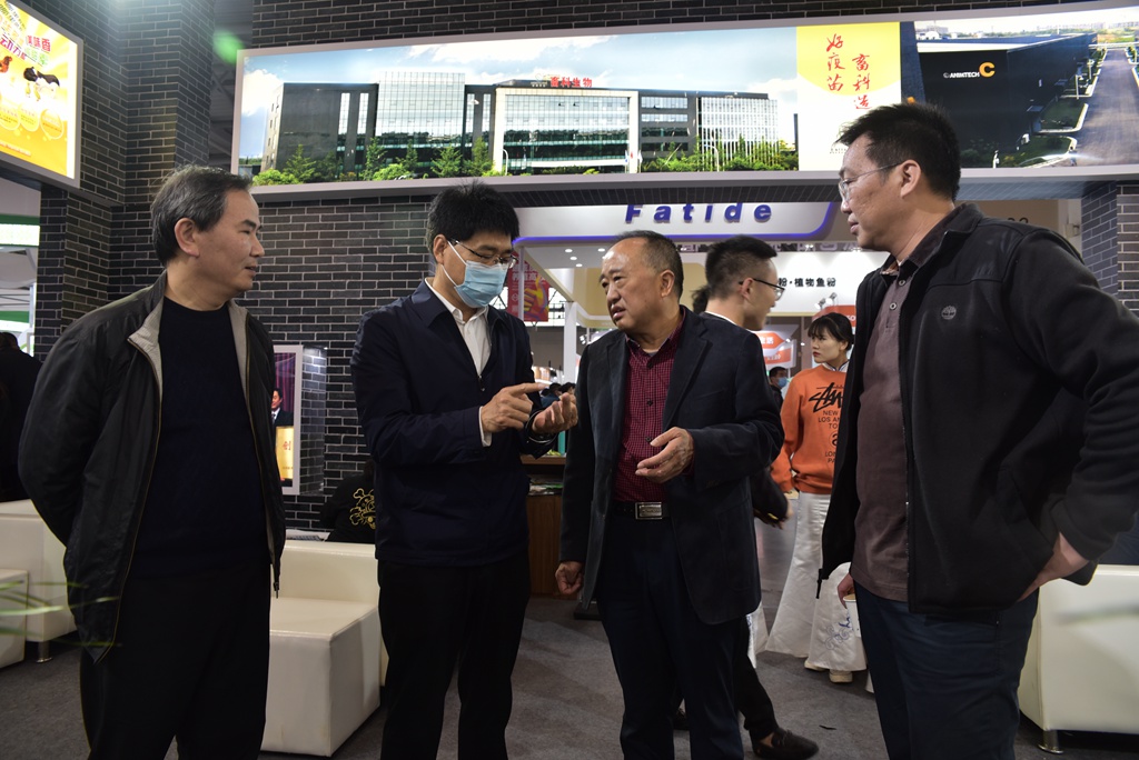 news03.jpg news03.jpg